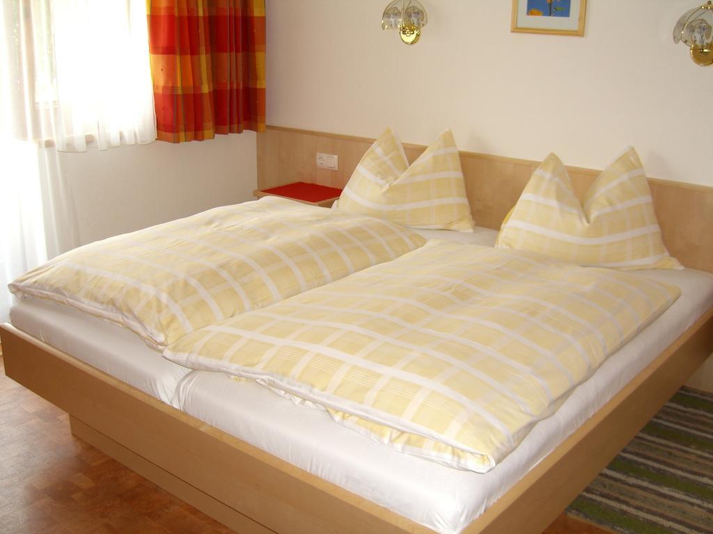 Gaestehaus Hofer Brixen im Thale Phòng bức ảnh